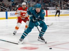 Gli errori del terzo periodo costano agli Sharks un’altra sconfitta contro i Calgary Flames