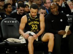 Guerrieri in attesa di decidere quando Steph Curry e Kristaps Porzingis torneranno in campo