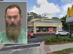 Un uomo della Florida è stato accusato di aver lanciato soda a un gruppo di adolescenti all’interno di un McDonald’s
