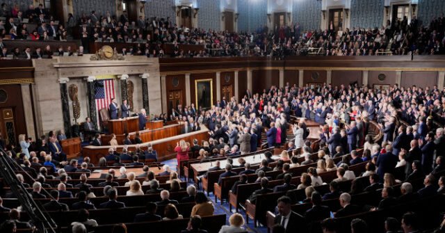 Democrats-Sit-During-Trump-SOTU-640x335.jpeg