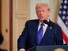 Il 50% è ancora favorevole alla deportazione di *tutti* gli immigrati illegali