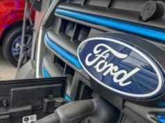 Ford ammette che la divisione veicoli elettrici brucerà denaro per gli anni a venire