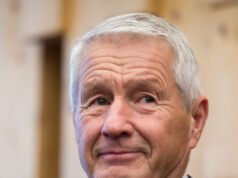 La polizia perquisisce la casa dell’ex primo ministro norvegese, presidente del comitato Nobel per presunti collegamenti con Epstein