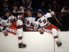 La leggenda del Team USA Mike Eruzione rompe il silenzio sulla medaglia d’oro vince sul Canada