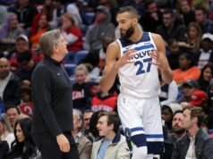 Rudy Gobert, stufo, vuole che l’allenatore metta in panchina i giocatori dei Timberwolves per mancanza di impegno