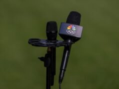 L’annunciatore della NBC rompe il silenzio dopo il duro commento sulle Olimpiadi catturato da Hot Mic