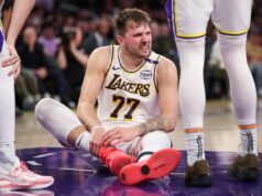 Lakers HC JJ Redick rivela i dettagli sull’infortunio di Luka Doncic dopo la vittoria dei Sixers