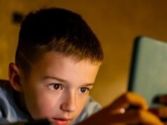 Come la sinistra sta facendo il lavaggio del cervello all’America, con Buck Sexton