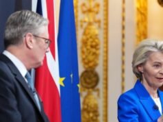 L’UE chiede “moderazione” tra gli attacchi statunitensi all’Iran, il Regno Unito mette in guardia contro “l’escalation”