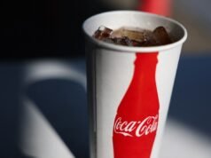 Il momento olimpico diventa virale dopo che un giocatore di hockey beve soda durante il gioco