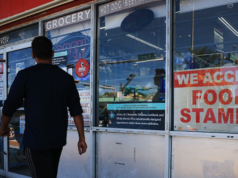 Quattro migranti venezuelani accusati di frode da 1 milione di dollari in buoni alimentari in Massachusetts