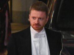 Sangue nell’acqua: coltelli fuori per McSweeney, il censore capo di Starmer, mentre infuria la tempesta di Epstein-Mandelson