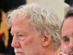 Il Gran Giurì accusa l’attore Timothy Busfield di quattro capi d’accusa di contatto sessuale con un bambino