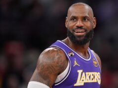 LeBron James viene acclamato da Bad Bunny durante il Super Bowl