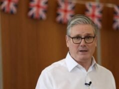 Il governo britannico avvia un’indagine sul gruppo laburista anti-Breitbart