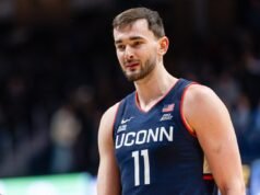L’allenatore dell’UConn Dan Hurley condivide l’aggiornamento di Alex Karaban dopo la sconfitta