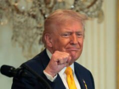 Il deficit commerciale si restringe mentre i dazi di Trump rimodellano il commercio globale