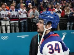 Auston Matthews degli Stati Uniti invia un messaggio forte prima della partita per la medaglia d’oro contro il Canada