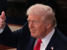 Trump controlla il minor numero di illegali che attraversano il confine in mezzo secolo