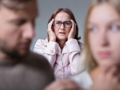 Donna regala un cimelio di famiglia al figlio: shock per il motivo per cui viene chiamata “idiota”