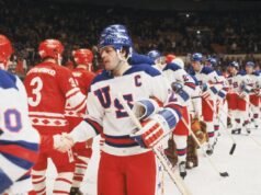 Il forte messaggio di 3 parole di Mike Eruzione per l’hockey USA prima della partita per la medaglia d’oro