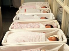 “Rischio per la sicurezza nazionale”: i senatori Cotton e Scott chiedono un’indagine sui programmi di maternità surrogata cinesi