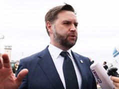 “Sei lì per praticare uno sport”, non per “fare una chiacchierata con la politica”