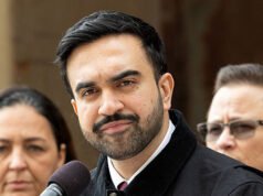 Mamdani colpito dopo che la folla ha attaccato gli agenti della polizia di New York con palle di neve