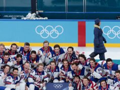 Trump chiama la squadra di hockey degli Stati Uniti e la invita al SOTU dopo aver vinto l’oro