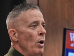 Gregory Bovino “ha chiesto di lasciare” il bar di Las Vegas