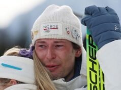 Biatleta norvegese sopraffatto dall’emozione, ammette di aver tradito la fidanzata dopo aver vinto la medaglia di bronzo