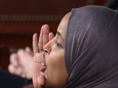 Omar afferma che il suo ospite SOTU è stato “rimosso con la forza” dalla galleria