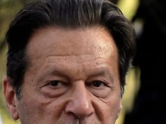 Rapporto: L’ex primo ministro pakistano Imran Khan è parzialmente cieco in prigione a causa della mancanza di cure mediche