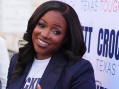 L’evento di Jasmine Crockett caccia fuori un giornalista e chiama la polizia per un altro