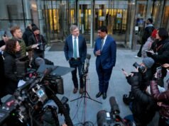 Il deputato americano Ro Khanna cita quattro dei sei nomi che ammette non siano collegati a Epstein