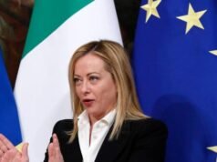 Meloni promette di andare avanti con la repressione dei migranti illegali in Italia dopo che il tribunale ha bloccato la deportazione di un algerino con 23 condanne