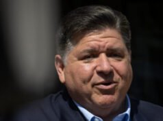 Il governatore dell’Illinois JB Pritzker chiede a Trump 8,6 miliardi di dollari di rimborsi tariffari