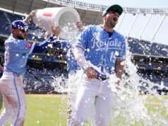 Secondo quanto riferito, gli Yankees stanno tenendo d’occhio il 34enne esterno slugging