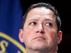 Il rappresentante Tony Gonzales sfida le chiamate del GOP