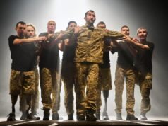 Nella Kiev stanca della guerra, i veterani ucraini feriti trasformano la poesia epica in una testimonianza vivente
