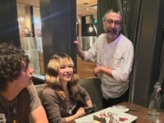 Alysa Liu va al ristorante italiano nella Bay Area e rivela il segreto della torta