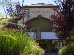 Il centro commerciale e di ristorazione di East Bay, in un quartiere alla moda, rischia il pignoramento