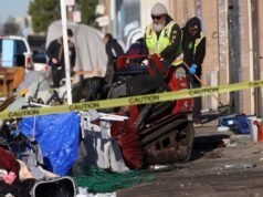 Il sindaco di Oakland cerca di ridurre le operazioni di rastrellamento degli accampamenti per senzatetto mentre altri promuovono la repressione