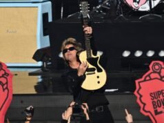 I Green Day aprono il Super Bowl in modo entusiasmante