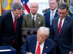 Trump firma un disegno di legge per porre fine allo shutdown parziale del governo