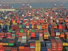 Il deficit commerciale statunitense aumenta a dicembre con l’impennata delle importazioni