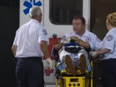 Presunto intruso arrestato dopo essersi presentato in ospedale con ferite multiple da arma da fuoco