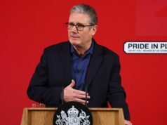 “Mi hanno mentito”: Starmer si scusa con le vittime di Epstein per lo scandalo Mandelson