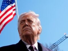 Trump ordina ai militari di smettere di usare il chatbot Claude nello scontro sulla sicurezza dell’intelligenza artificiale