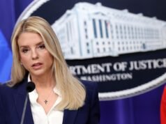 L’AG Pam Bondi ammette che sono stati commessi degli errori nella gestione dei dossier Epstein